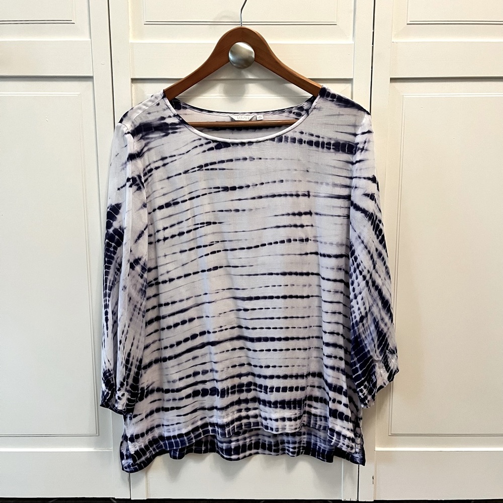 Classy Blue and White Casual Studio Blouse Size Medium